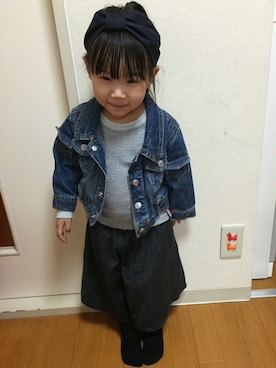 「フリマのアイテム（デニムジャケット、ブルー系）」を使った、さらさん（キッズ・100cm）の冬コーディネート