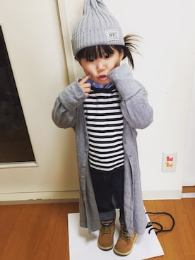 「koreaのアイテム（カーディガン/ボレロ、グレー系）」を使った、さらさん（キッズ・100cm）の冬コーディネート