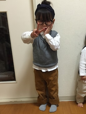 「DENIM DUNGAREE（デニムダンガリー）のアイテム（チノパンツ、ブラウン系）」を使った、さらさん（キッズ・100cm）の冬コーディネート