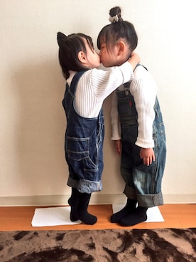 「GAP（ギャップ）のアイテム（サロペット/オーバーオール、ブルー系）」を使った、さらさん（キッズ・100cm）の秋コーディネート