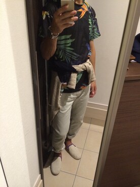 「ZARA（ザラ）のアイテム（Tシャツ/カットソー、ブラック系）」を使った、kazさん（メンズ・165cm）の夏コーディネート