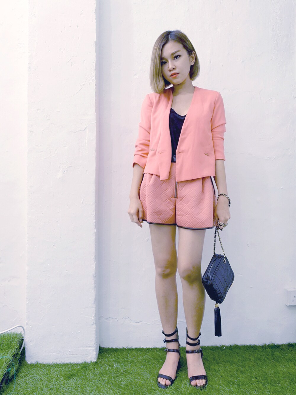 「Singapore、wearsg」｜「3.1 Phillip LimのNeoprene shorts（スラックス、ピンク系）」を使った、stylist/evonchngさん（レディース・157cm）の秋コーディネートの1枚目の写真