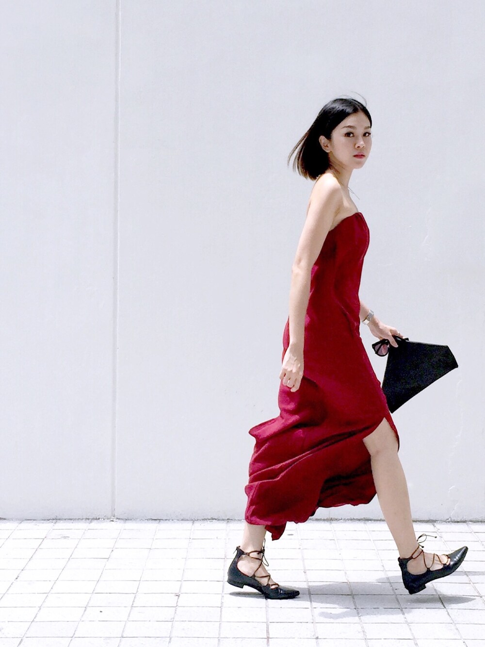 「wearsg、Singapore」｜「Young Hungry Freeのアイテム（ワンピース、レッド系）」を使った、stylist/evonchngさん（レディース・157cm）の秋コーディネートの1枚目の写真