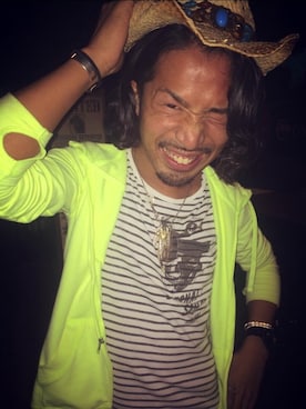 「ネオンイエロー」｜「アイテム（アクセサリー）」を使った、Tatsuyaさん（メンズ・175cm）の夏コーディネート