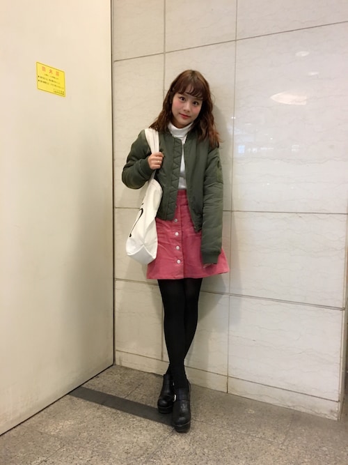 安中亜美さんのコーディネート