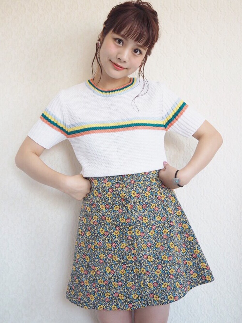 「ラクチンコーデ、シンプル、夏、オトナカジュアル、カジュアルコーデ、ootd、スカート、白、ニットTシャツ、台形ｽｶｰﾄ」｜「jumelleのアイテム（Tシャツ/カットソー、ホワイト系）」を使った、安中亜美さん（レディース・148cm）の夏コーディネートの1枚目の写真