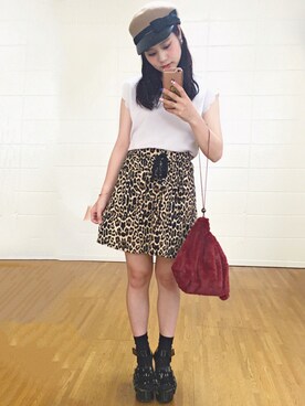 安中亜美さんの「フロントレースアップスカート」を使ったコーディネート