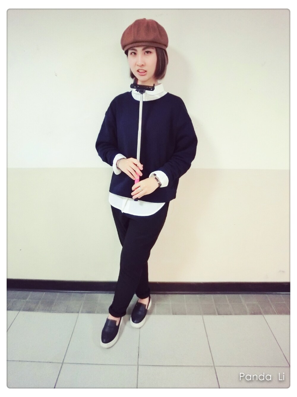 「ZARAのアイテム（Tシャツ/カットソー、ブルー系）」を使った、Panda Liさん（レディース・160cm）の冬コーディネートの1枚目の写真