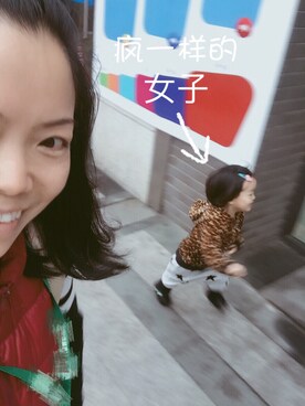 「アイテム（ベスト、レッド系）」を使った、乔安汤さん（レディース・160cm）の秋コーディネート