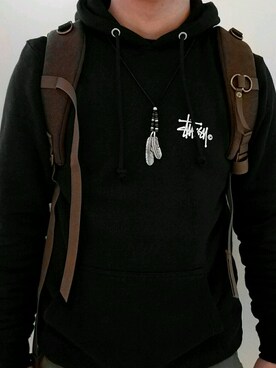 「STUSSY（ステューシー）のアイテム（パーカー、ブラック系）」を使った、yngkjさん（メンズ・173cm）の冬コーディネート