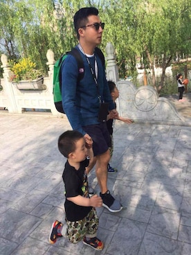 和和哥浩浩弟何青さんのコーディネート