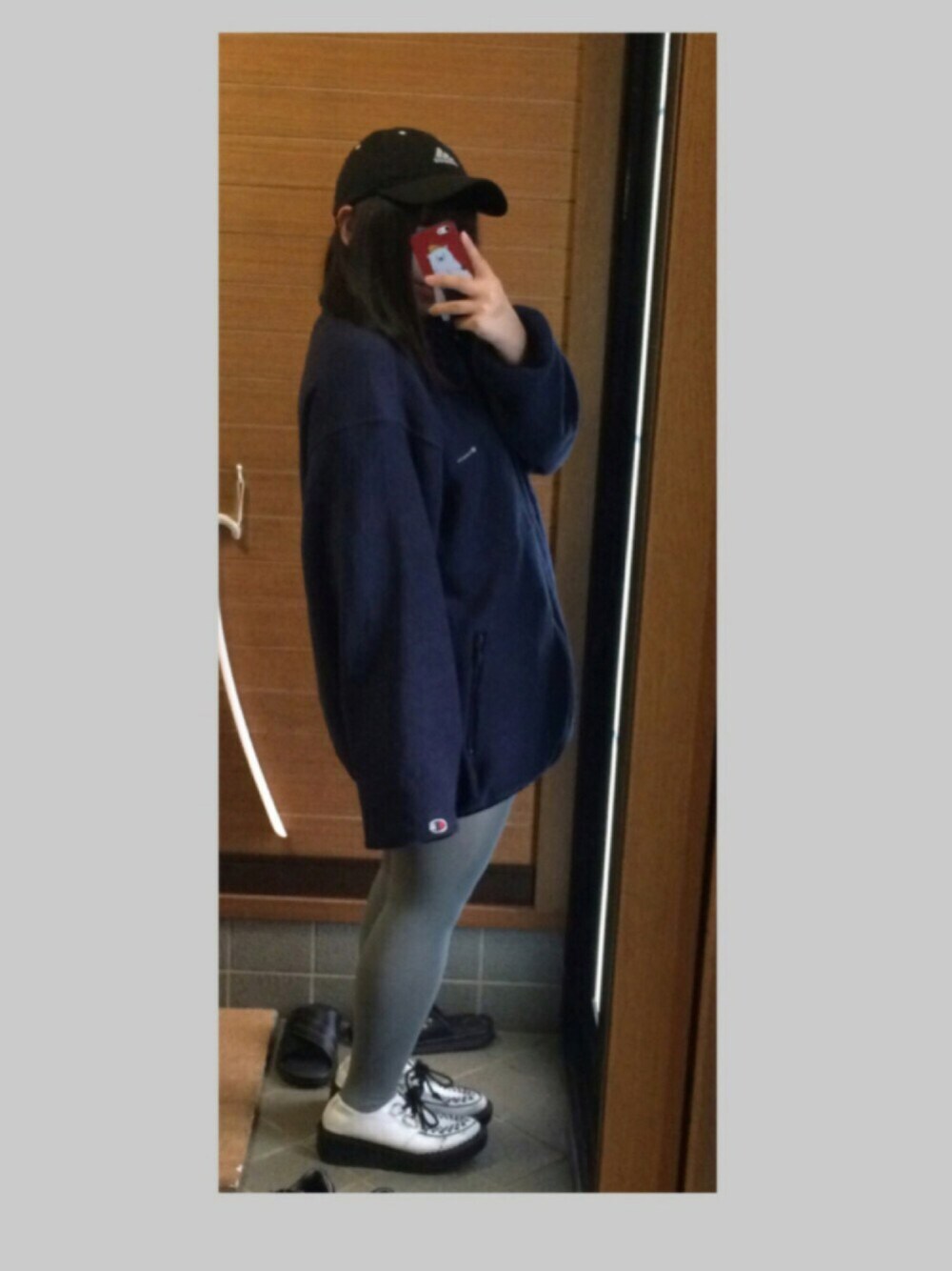 「Champion、古着、グレータイツ、黒髪、ミディアムヘア、前髪ぱっつん、アディダス、キャップ、ビックシルエット、ラブ＆ピース2016」｜「Championのアイテム（その他アウター、グレー系）」を使った、mamさん（レディース・152cm）の秋コーディネートの1枚目の写真