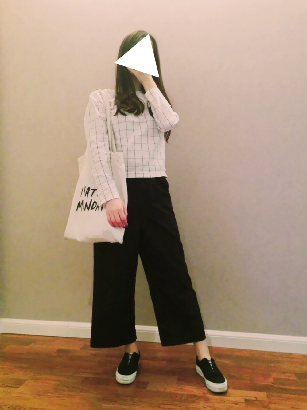 「Honeysのアイテム（パンツ、ブラック系）」を使った、TeiTei也想啊さん（レディース・158cm）の春コーディネートの1枚目の写真