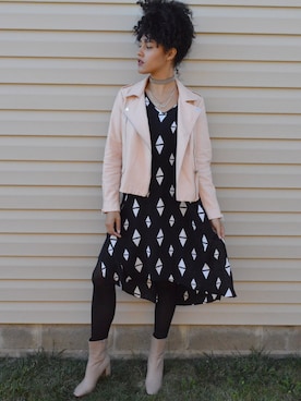 「boohoo」｜Debbie Ruizさん（レディース・175cm）の秋コーディネート