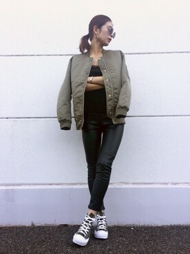 「AZUL by moussy（アズールバイマウジー）のアイテム（MA-1）」を使った、Natsumi  Moritaさん（レディース・168cm）の秋コーディネート