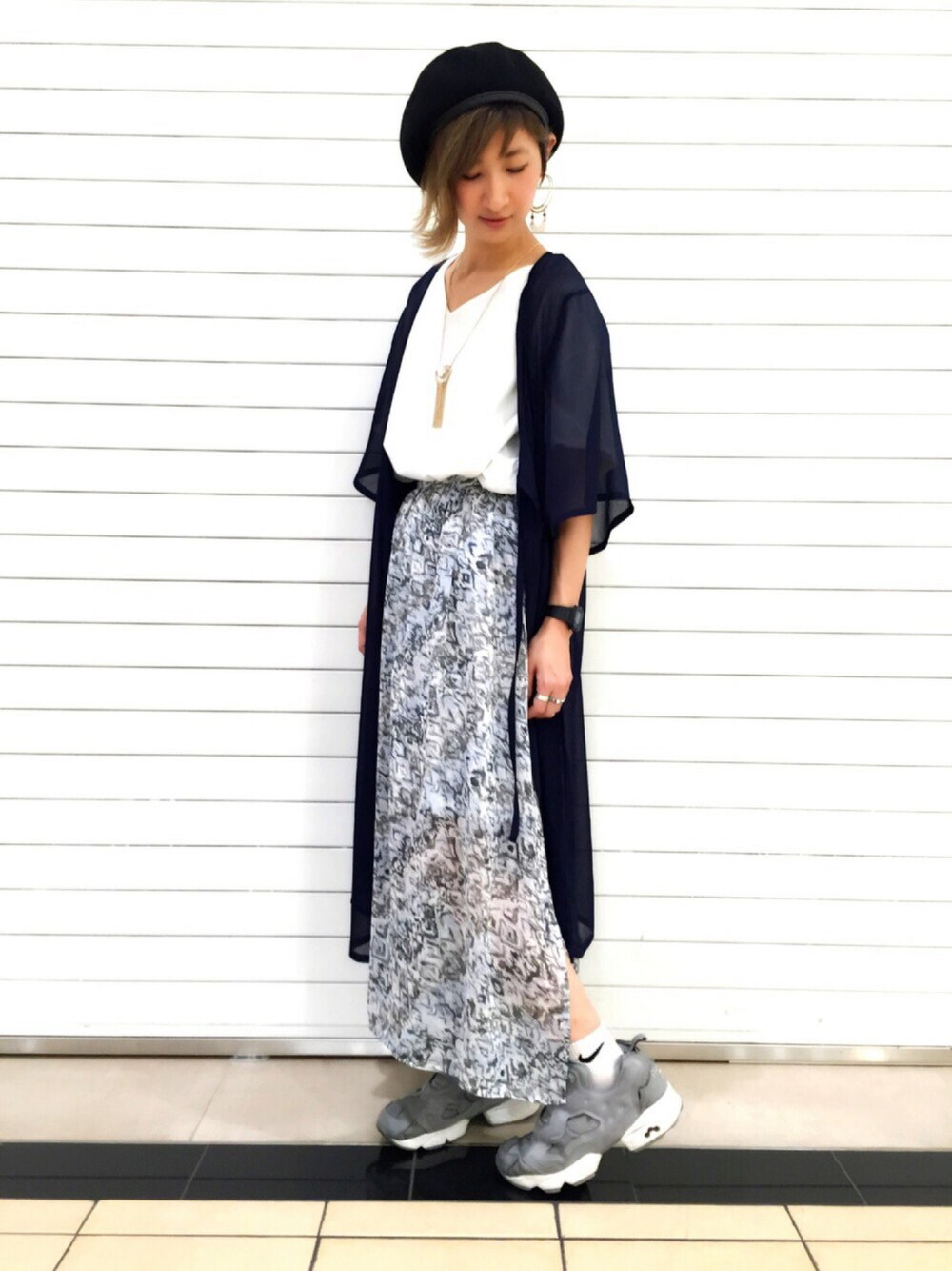 「休日スタイル、シンプルコーデ、シースルー、reebok、ポンプフューリー、HARE、HARELADIES、ハレレ」｜「HAREの2WAYビッグカットソー(HARE)（Tシャツ/カットソー、ホワイト系）」を使った、HIRATAさん（レディース・157cm）の夏コーディネートの1枚目の写真