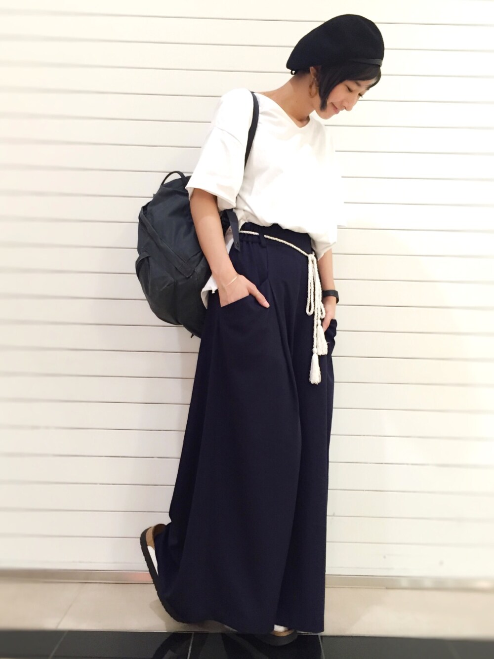 「大人カジュアル、プチプラ、サンダル、Tシャツ、カジュアル、Vネック、HARE、HARELADIES、ハレレ」｜「HAREのロープベルトワイドパンツ(HARE)（その他パンツ、ブルー系）」を使った、HIRATAさん（レディース・157cm）の夏コーディネートの1枚目の写真