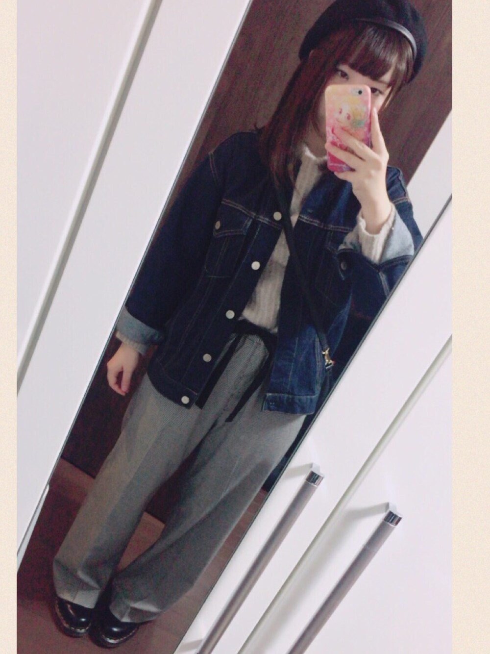 「パンツスタイル、Gジャン、ニット、ベレー帽、Dr.Martens、Kastane、mystic、IENA、デニムジャケット」｜「HAREのバスクベレー(HARE)（ハンチング/ベレー帽、ブラック系）」を使った、yukinkoさん（レディース・157cm）の秋コーディネートの1枚目の写真