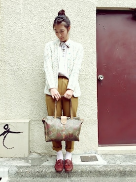 「アイテム（パンツ、イエロー系）」を使った、JuRianさん（レディース・165cm）の冬コーディネート