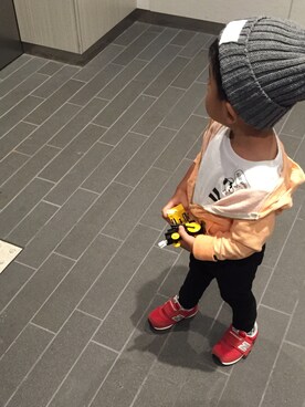 「FITH（フィス）のアイテム（パーカー）」を使った、MEGUさん（キッズ・90cm）の秋コーディネート