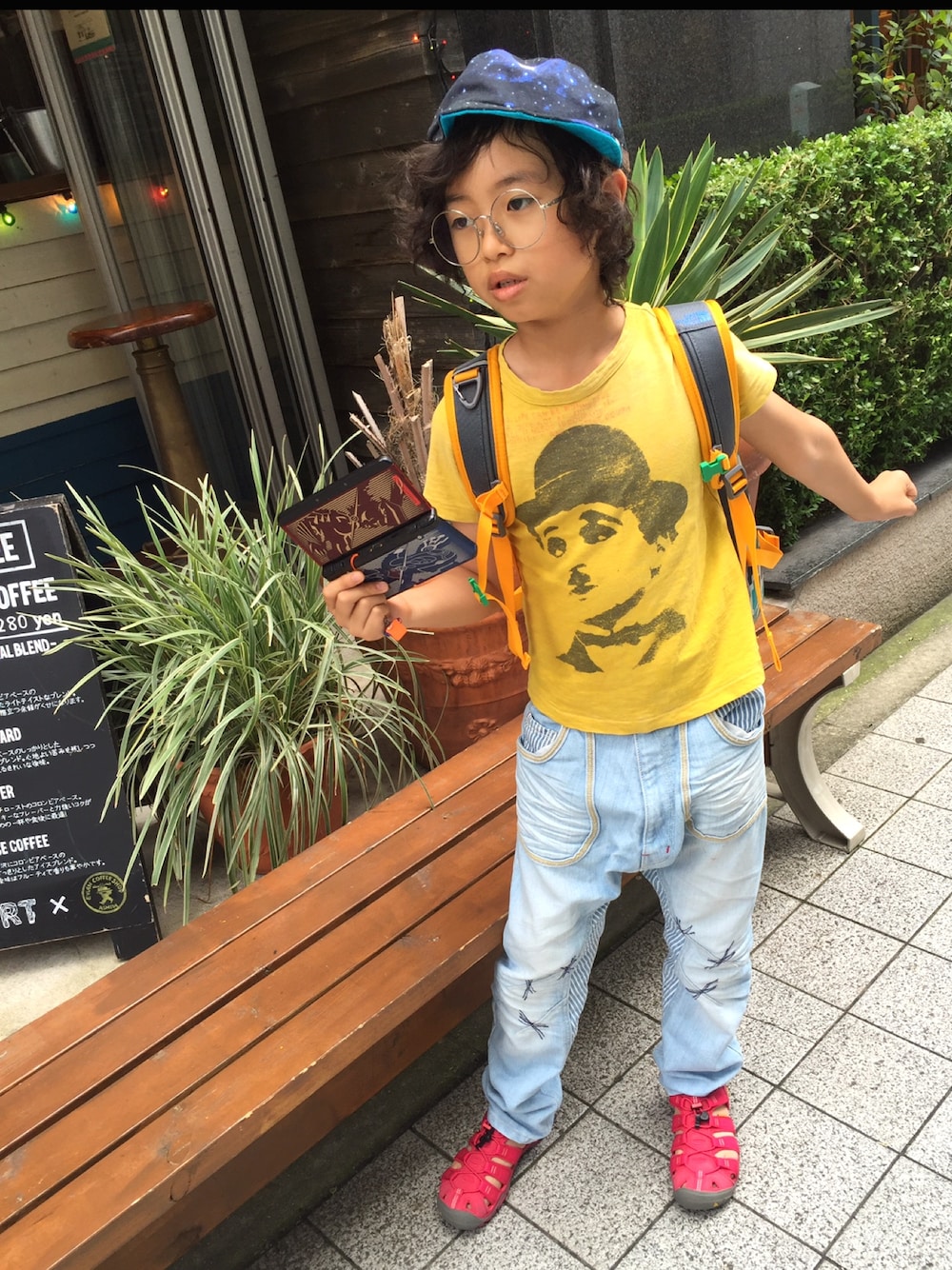 「no brandのアイテム（Tシャツ/カットソー、イエロー系）」を使った、hidekicchuさん（キッズ・142cm）の夏コーディネートの1枚目の写真