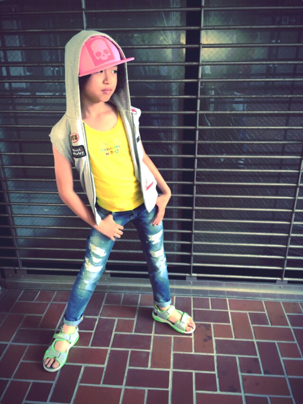 「男の子、Diesel、サンダル、HYDROGEN、夏」｜「HYDROGENのアイテム（キャップ、ピンク系）」を使った、hidekicchuさん（キッズ・142cm）の夏コーディネートの1枚目の写真