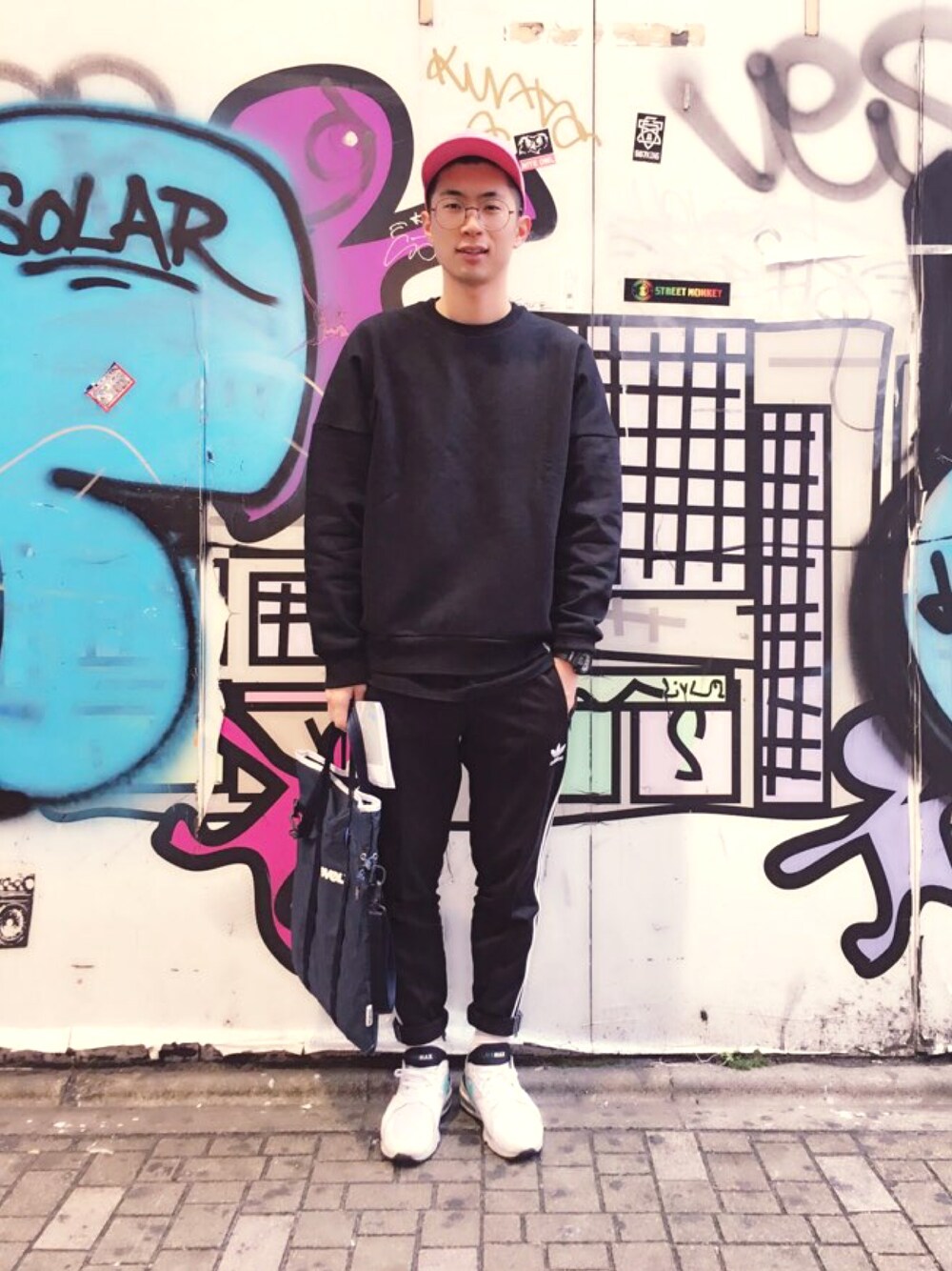 「harajuku、LIFUL、carhartt、Carhartt WIP(Carhartt WIP)、NIKE、NIKE AIR MAX、T-LEVEL、TOKYO」｜「LIFUL MINIMAL GARMENTS.のアイテム（キャップ、ピンク系）」を使った、teekeiさん（メンズ・181cm）の春コーディネートの1枚目の写真