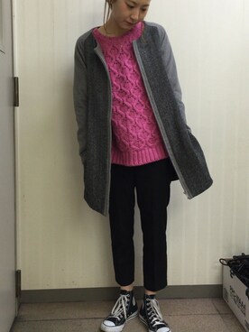 「CONVERSE（コンバース）のアイテム（スニーカー、ブラック系）」を使った、しずかさん（レディース・160cm）の冬コーディネート