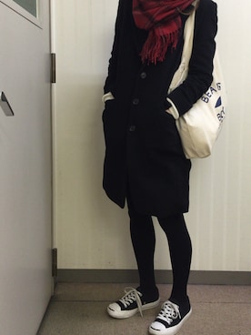 「CONVERSE（コンバース）のアイテム（スニーカー、ブラック系）」を使った、しずかさん（レディース・160cm）の冬コーディネート