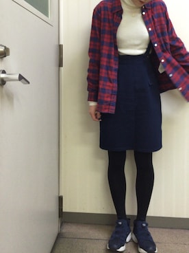 「Reebok（リーボック）のアイテム（スニーカー、ブルー系）」を使った、しずかさん（レディース・160cm）の冬コーディネート