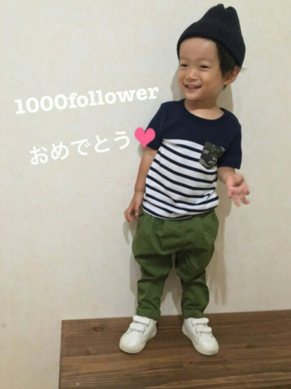 「真似っこコーデ」｜「quoti use fithのアイテム（カーゴパンツ、グリーン系）」を使った、aoiさん（キッズ・90cm）の秋コーディネートの1枚目の写真