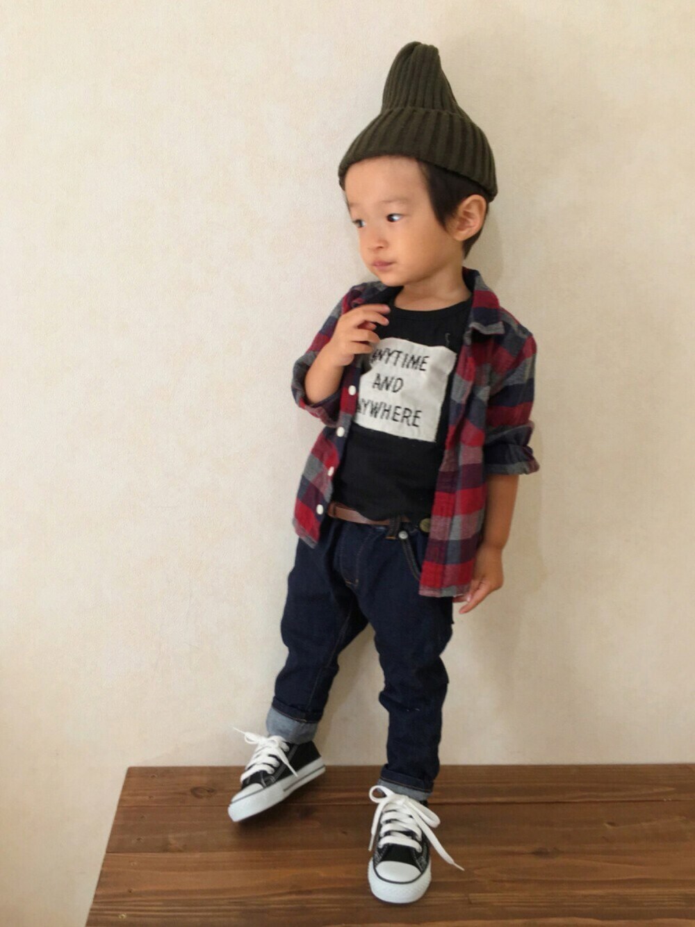 「キッズファッション、チェックシャツ、デニム」｜「quoti use fithのストレッチデニムスリムパンツ（デニムパンツ、ブルー系）」を使った、aoiさん（キッズ・90cm）の秋コーディネートの1枚目の写真