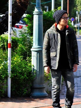 「AKM」｜「アイテム（マウンテンパーカー）」を使った、小田剛聖さん（メンズ・176cm）の秋コーディネート