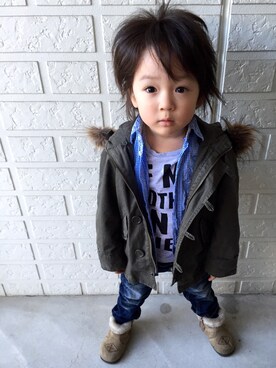「H&M（エイチ・アンド・エム）のアイテム（Tシャツ/カットソー、グレー系）」を使った、mさん（キッズ）の秋コーディネート