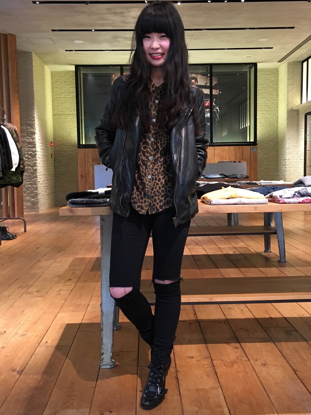 「Hysteric Glamour、HYSTERICS、aoyama」｜「HYSTERIC GLAMOURのCHEETAH LEO総柄 ルーズシルエット長袖SH（シャツ/ブラウス、ベージュ系）」を使った、fukuchanさん（レディース・154cm）の冬コーディネートの1枚目の写真