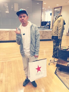 「アイテム（スタジャン、シルバー系）」を使った、Jimmi Kowk さん（メンズ・175cm）の秋コーディネート