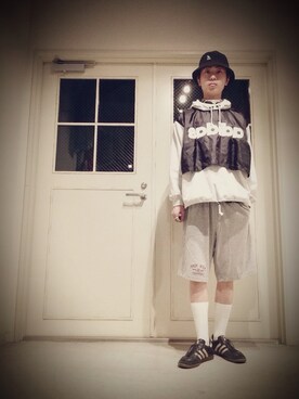 「DISCOVERED（ディスカバード）のアイテム（アクセサリー）」を使った、Tomohiro Yajimaさん（メンズ・173cm）の春コーディネート