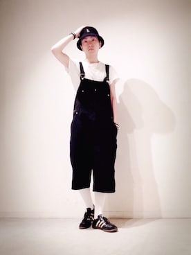「ブラック×ホワイト」｜「アイテム（オールインワン・サロペット）」を使った、Tomohiro Yajimaさん（メンズ・173cm）の秋コーディネート