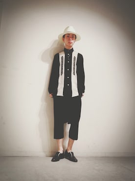 「レーヨンシャツ」｜「アイテム（アクセサリー）」を使った、Tomohiro Yajimaさん（メンズ・173cm）の春コーディネート