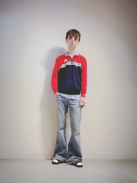 「サンダルに靴下」｜「アイテム（ジャージ）」を使った、Tomohiro Yajimaさん（メンズ・173cm）の春コーディネート