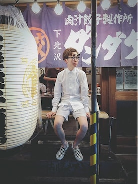「膝上ショーツ」｜「アイテム（スニーカー）」を使った、Tomohiro Yajimaさん（メンズ・173cm）の夏コーディネート
