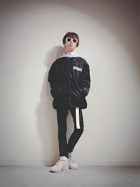 「オーバルサングラス」｜「アイテム（ジャケット/アウター）」を使った、Tomohiro Yajimaさん（メンズ・173cm）の秋コーディネート