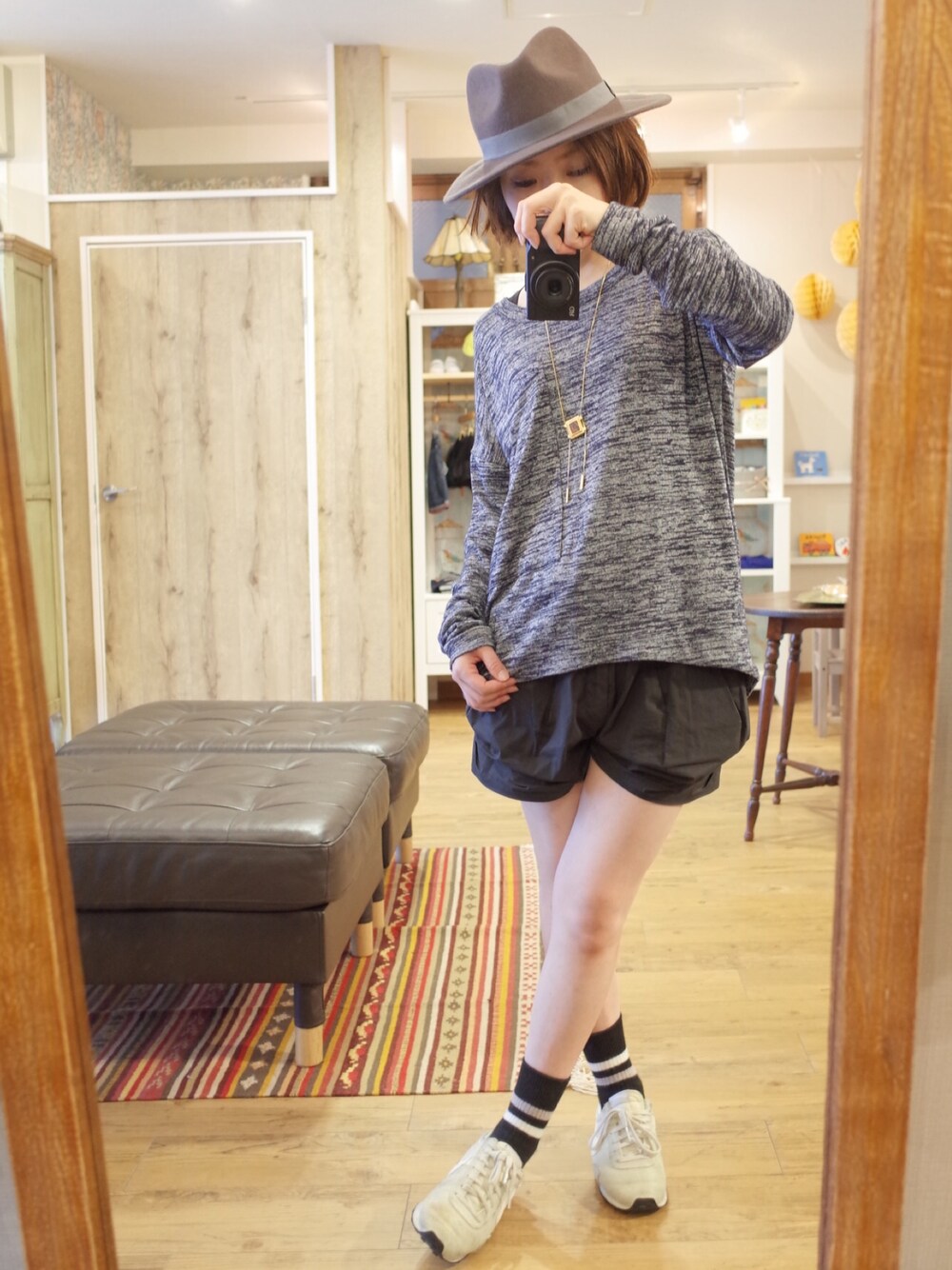 「カジュアル、カジュアルコーデ、rag&bone、HELMUT LANG、outfit、ootd、coordinate、モード」｜「rag & boneのアイテム（Tシャツ/カットソー、ブルー系）」を使った、mihoさん（レディース・152cm）の秋コーディネートの1枚目の写真