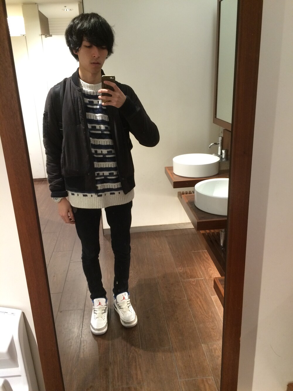 「古着、Nudie jeans、AIR JORDAN、MA-1、cote&ciel」｜「UNITED ARROWSのアイテム（ブルゾン、ブラック系）」を使った、まさん（メンズ・178cm）の冬コーディネートの1枚目の写真