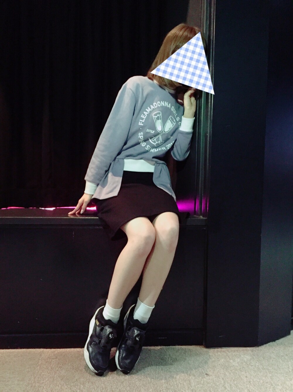 「fleamadonna、MID by MIDWEST」｜「fleamadonnaのfleamadonna FLTS1613 SHORT SHIRRING SWEATSHIRT（スウェット、ブルー系）」を使った、木村ミサさん（レディース・155cm）の春コーディネートの1枚目の写真
