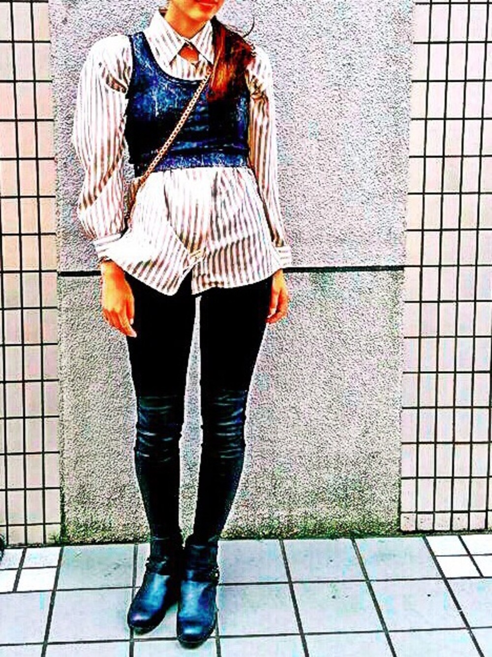 「black、used、H&M、gold、swagger、old navy、sweet、monkey」｜「monkey biteのMonkey （タンクトップ、ブラック系）」を使った、manaeさん（レディース・166cm）の夏コーディネートの1枚目の写真