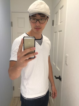 「UNIQLO（ユニクロ）のアイテム（Tシャツ/カットソー、ホワイト系）」を使った、チョンジョンヒョンさん（メンズ・181cm）の秋コーディネート