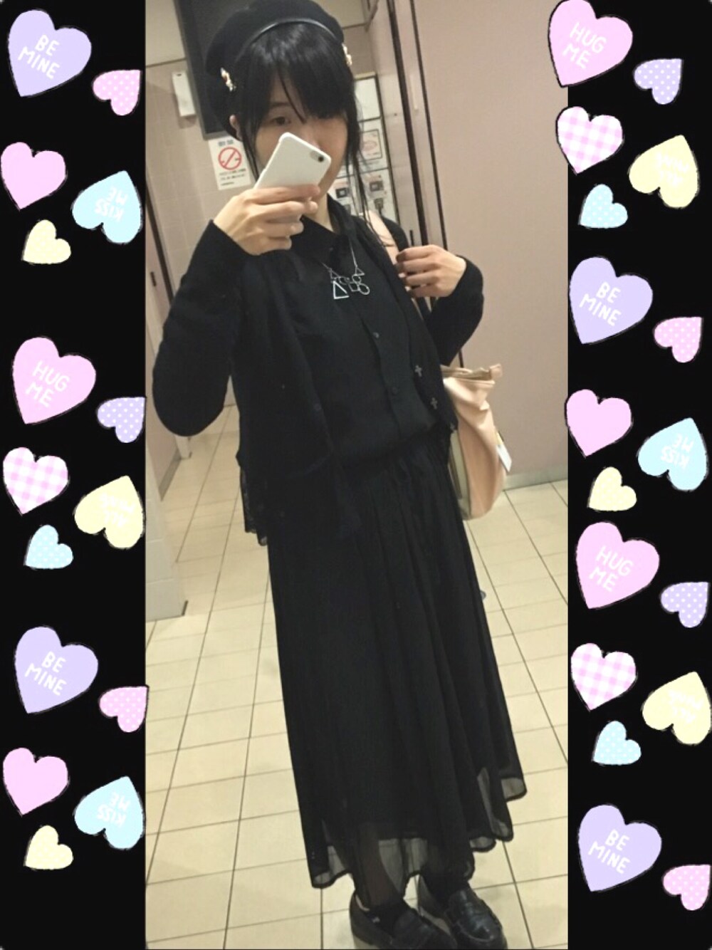 「黒、ブラック、とろみシャツ、スカンツ、黒魔術師、魔法陣、五芒星、オカルト、アングラ、サブカル」｜「HELL CAT PUNKSのアイテム（ハンチング/ベレー帽、ブラック系）」を使った、HIKARUさん（レディース・160cm）の秋コーディネートの1枚目の写真