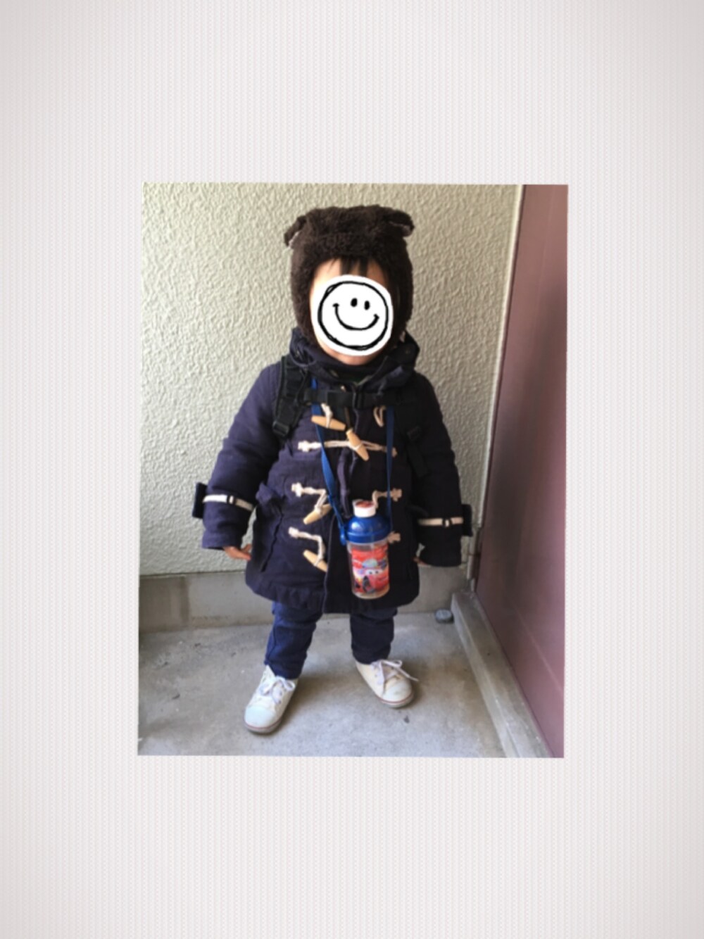 「キッズ、おとこのこ、ピーコート、90cm」｜「DENIM DUNGAREEのアイテム（ピーコート、ブルー系）」を使った、K.K.Mさん（キッズ・110cm）の冬コーディネートの1枚目の写真