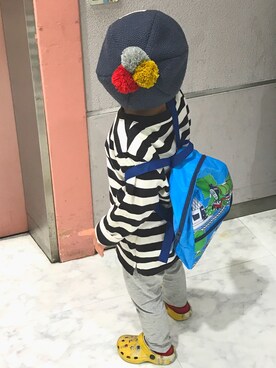 「Birthday（バースデイ）のアイテム（ハンチング/ベレー帽、グレー系）」を使った、ととさん（キッズ）の秋コーディネート